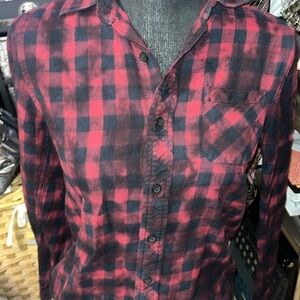 #400–Arizona Jean Co. (boys L 14/16) Black and Red  💯 % cotton, comfortable